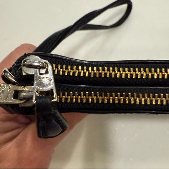 Coach Horse & Carriage Black Pebbled Leather Double Zip Wallet - Picture 4 of 12